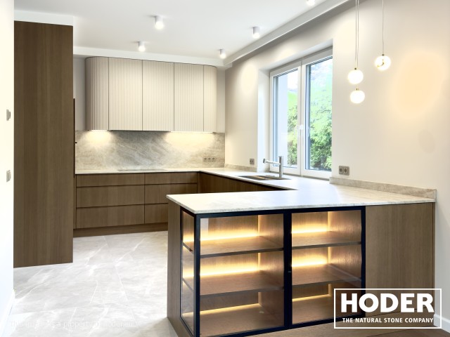 Kitchen natural quartz Satinato 723, bathroom tops Granite Satinato 464 and window sill  quartz conglomerate 2005 - zdjęcie numer 4