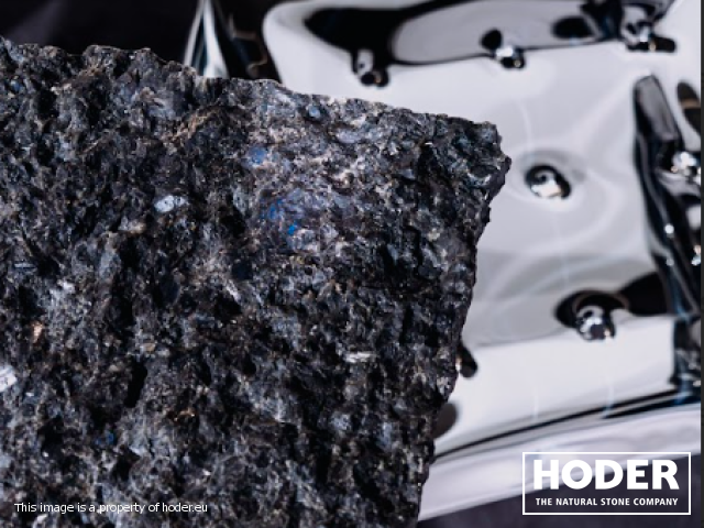 Harmonica Table Stone – a prototype by Oskar Zięta featuring a granite tabletop made of Granite 711 - zdjęcie numer 4